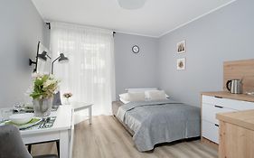 Jasny & Elegancki Apartament Typu Studio Z Tarasem By Noclegi Renters